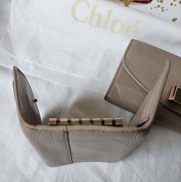 GUC Chloe Leather Fan Wallet & Matching Key Case - Picture 7 of 16